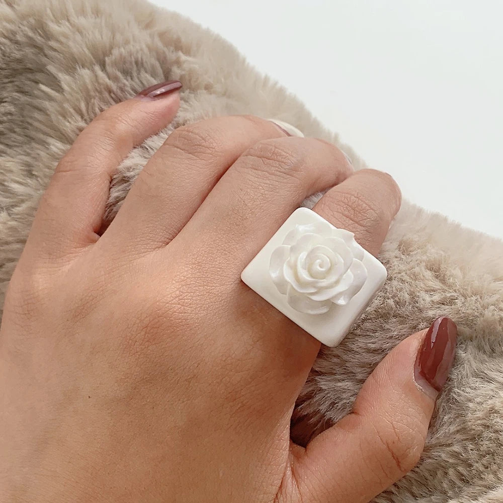 Trendy Korean Black White Pink Flower Resin Acrylic Square Ring Geometric Chunky Rings for Women Girls Fashion Jewelry Gift