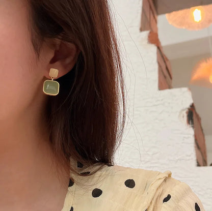 2022 Trend Summer Cute Geometric Ear Clip Earrings Retro Vintage Style Light Green Square Clip Earrings for Womn Without Holes