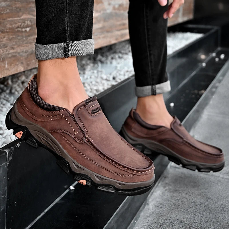 Genuine Leather Mens Casual Shoes Leisure Walk Men Loafers Moccasins Breathable Slip on Driving Shoes Retro Style Business Shoes