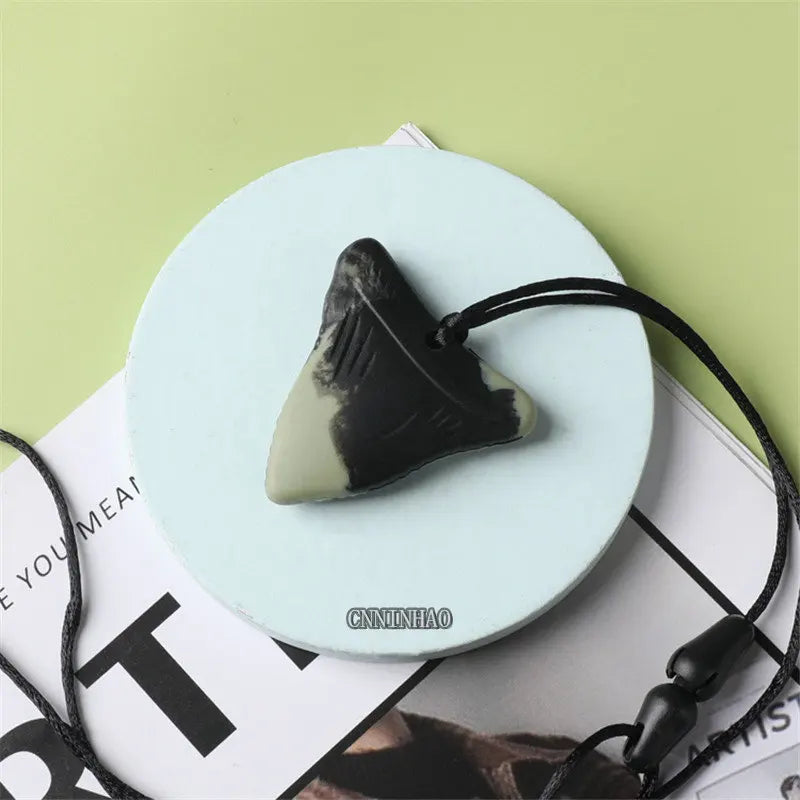 1 Pcs Sensory Chew Necklace Cartoon Chewy Kids Silicone Triangle Fangs Toys Silicone Teeth for Children with Autism Accessories