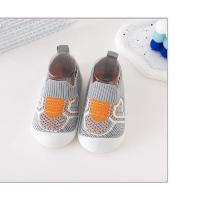 Children's New Toddler Shoes Explosion Spring and Fall Leisure The Baby Board Shoes Soft Soles Stirrups Korean Flyknit Shoe