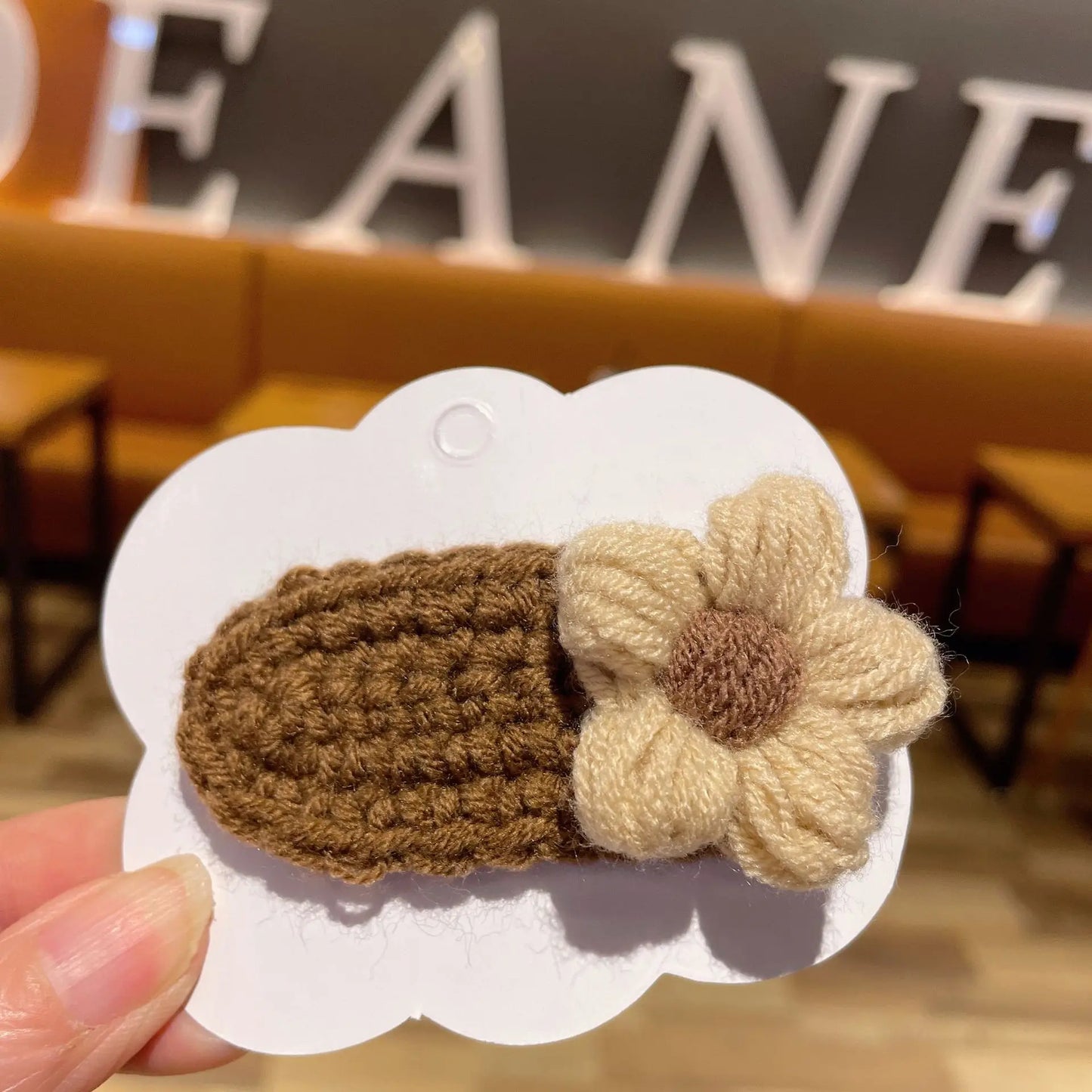 Schöne süße Haarspangen aus Wolle, gestrickte Blumenspangen, Haarnadeln für Kinder, Mädchen, Süßigkeiten, gehäkelte Cartoon-Kopfbedeckungen, Haar-Accessoires