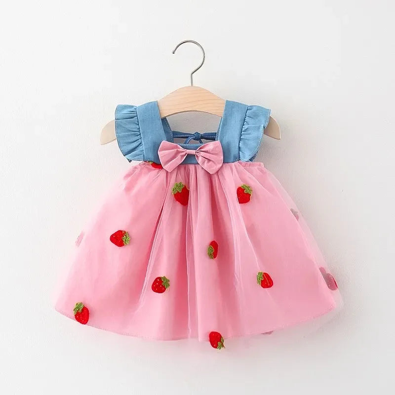 Girls' New Summer Children's Wear Strawberry Embroidered Mesh Spliced Denim Flying Sleeves Tank Top Skirt Foreign Trade Dress