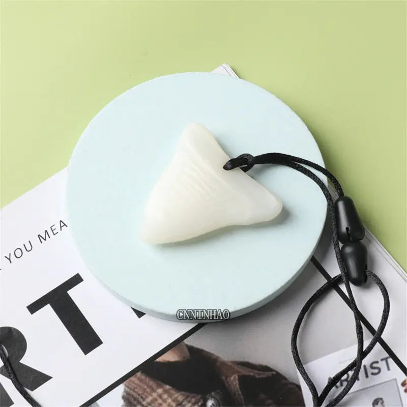 1 Pcs Sensory Chew Necklace Cartoon Chewy Kids Silicone Triangle Fangs Toys Silicone Teeth for Children with Autism Accessories