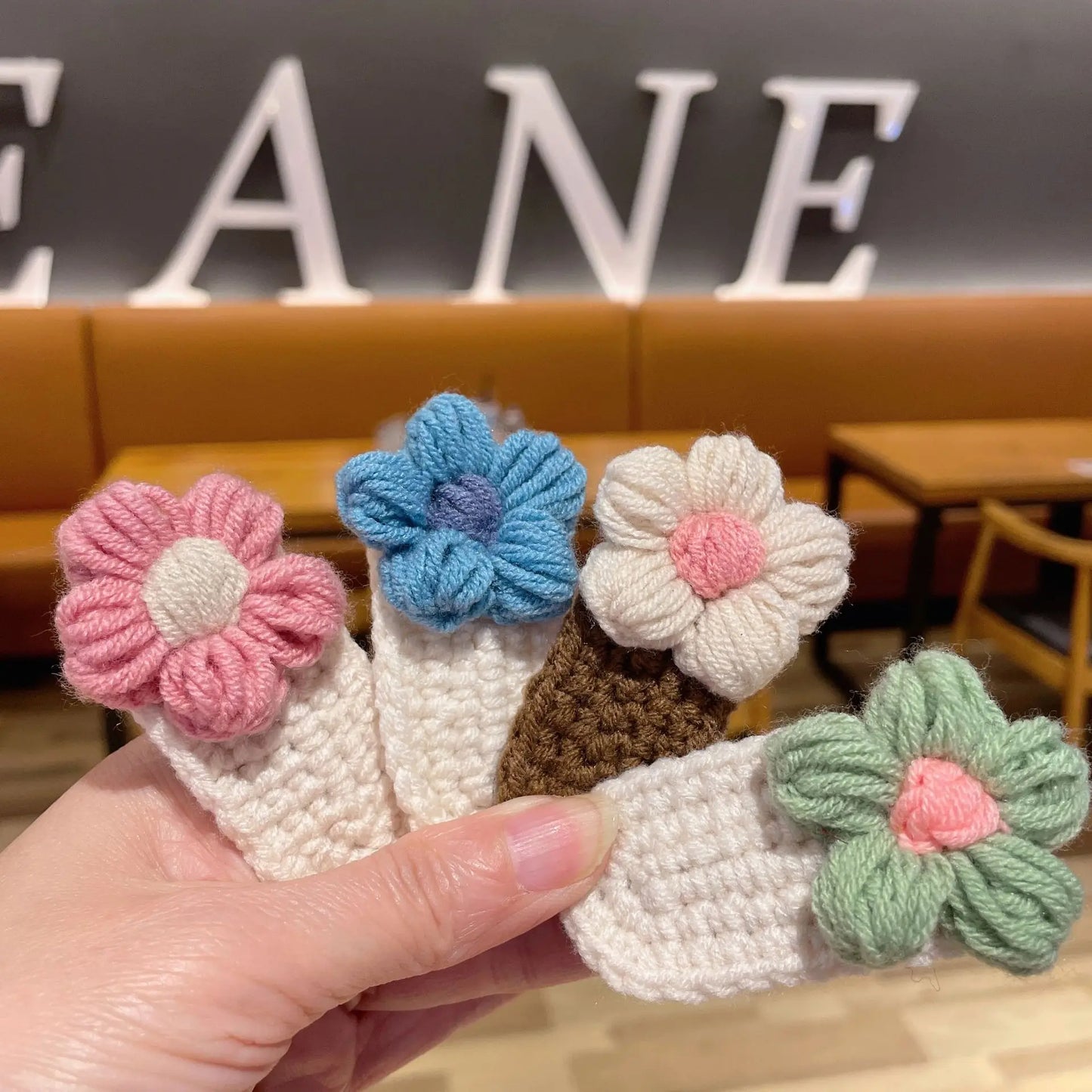 Schöne süße Haarspangen aus Wolle, gestrickte Blumenspangen, Haarnadeln für Kinder, Mädchen, Süßigkeiten, gehäkelte Cartoon-Kopfbedeckungen, Haar-Accessoires