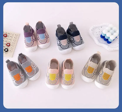 Children's New Toddler Shoes Explosion Spring and Fall Leisure The Baby Board Shoes Soft Soles Stirrups Korean Flyknit Shoe