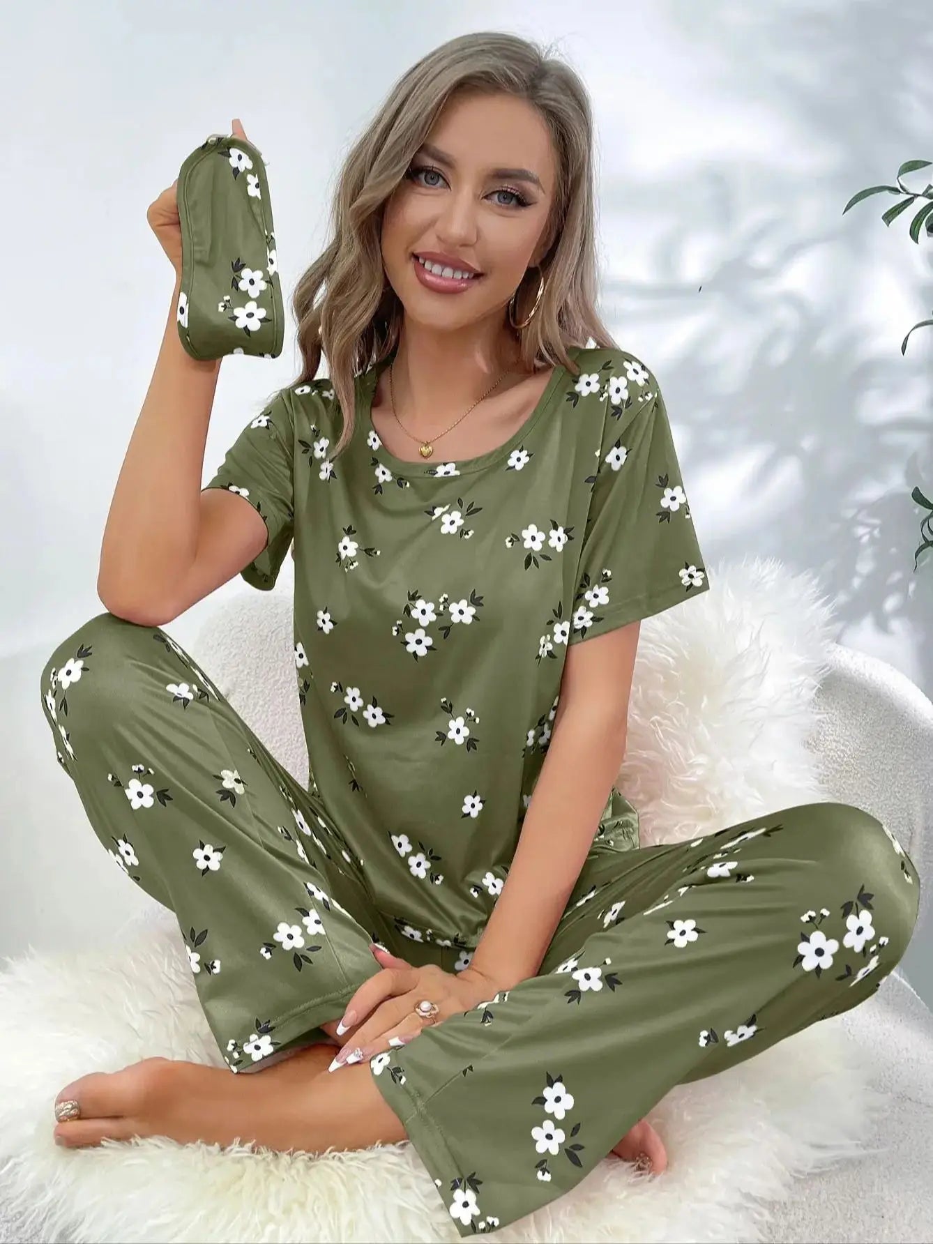 New women's home wear short sleeve trousers pajamas love pattern casual and comfortable