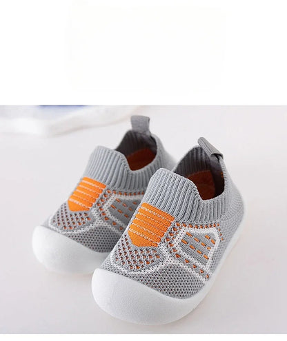 Children's New Toddler Shoes Explosion Spring and Fall Leisure The Baby Board Shoes Soft Soles Stirrups Korean Flyknit Shoe