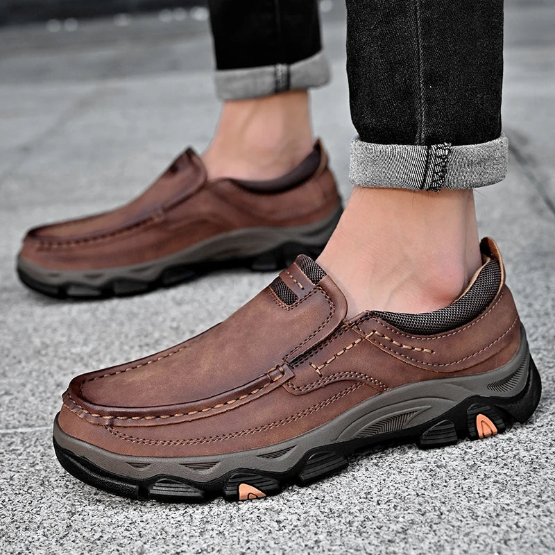 Genuine Leather Mens Casual Shoes Leisure Walk Men Loafers Moccasins Breathable Slip on Driving Shoes Retro Style Business Shoes