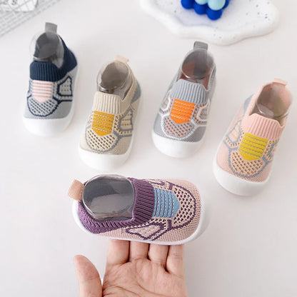 Children's New Toddler Shoes Explosion Spring and Fall Leisure The Baby Board Shoes Soft Soles Stirrups Korean Flyknit Shoe