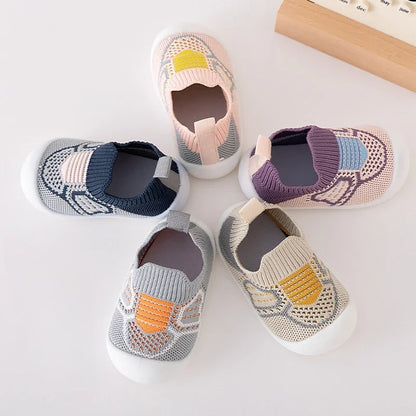 Children's New Toddler Shoes Explosion Spring and Fall Leisure The Baby Board Shoes Soft Soles Stirrups Korean Flyknit Shoe