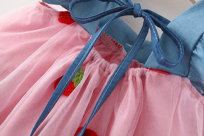 Girls' New Summer Children's Wear Strawberry Embroidered Mesh Spliced Denim Flying Sleeves Tank Top Skirt Foreign Trade Dress